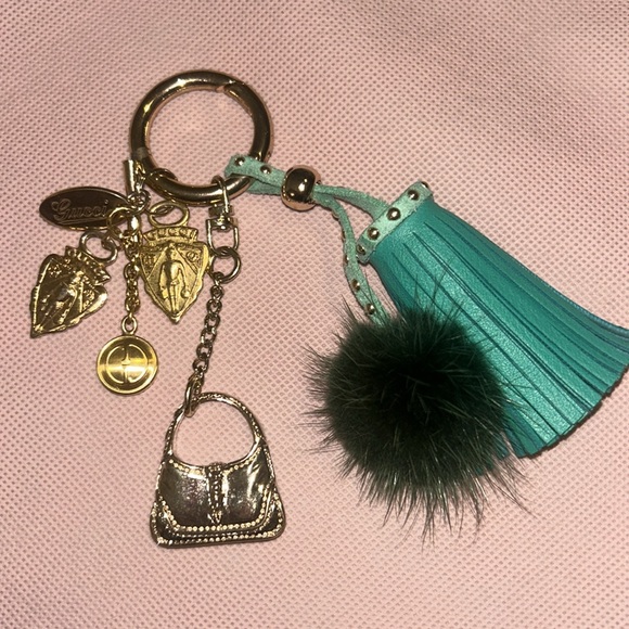 GG Gucci Keychain - Picture 4 of 4